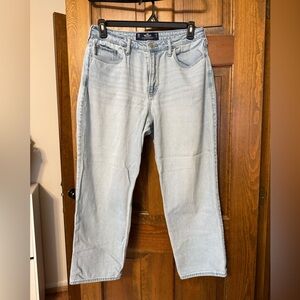 Hollister Women’s Ultra High Rise Vintage Straight Jeans Light Wash